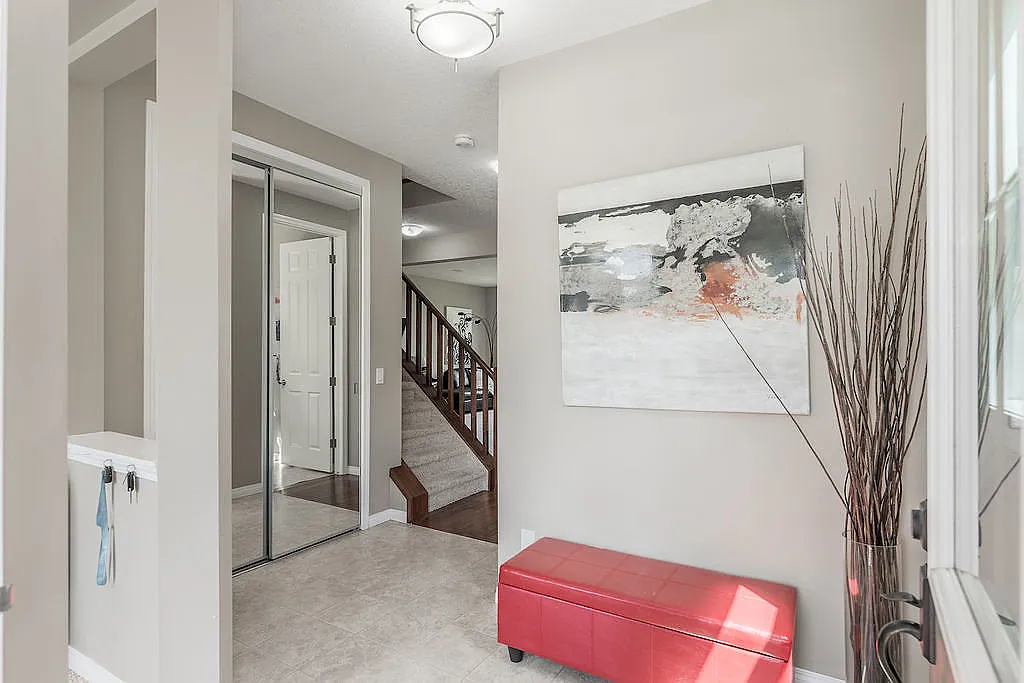 Short Term Lease Only Fantastic 3 Bedroom + Den Family Home In Sw Airdrie! (Cp018) — Photo 2