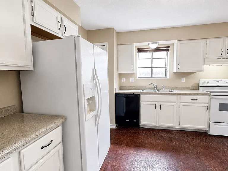 3426 Meadow Head Dr — Photo 11