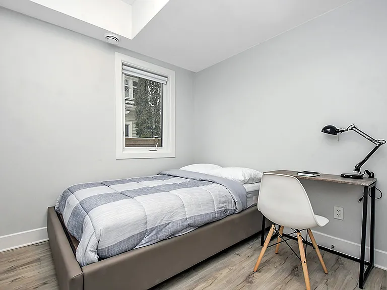 18 McArthur Ave #2D — Photo 9