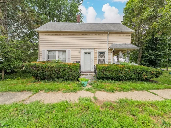 1223 Delos St, Akron, OH 44306