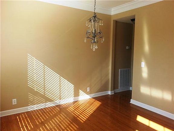 5th image of 287 Wisteria Dr