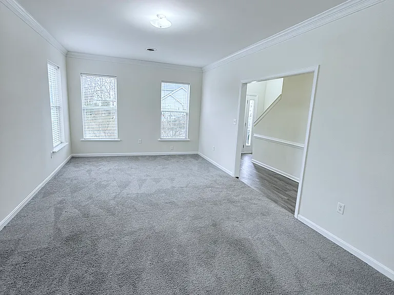 380-438 Channing Dr — Photo 43