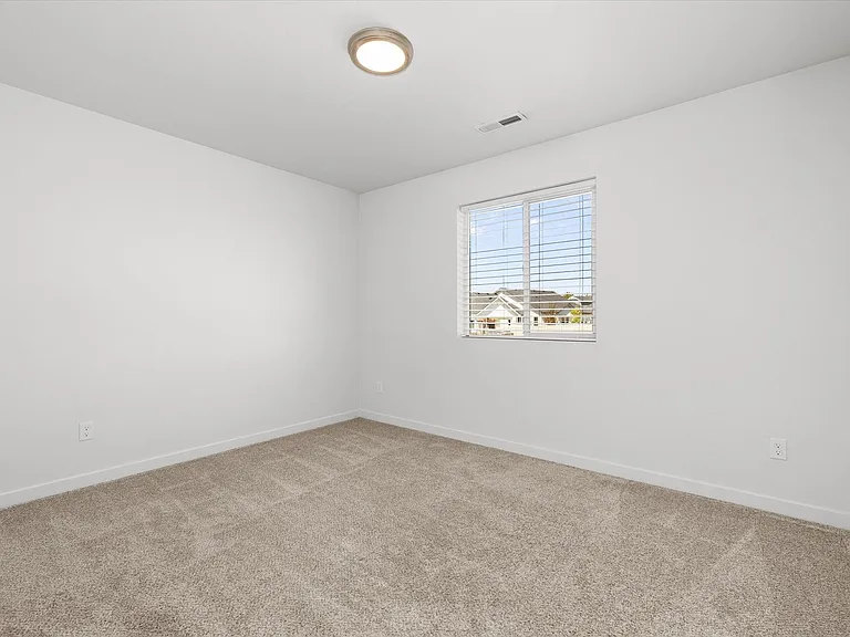 655 N Sevenoaks Ave — Photo 22
