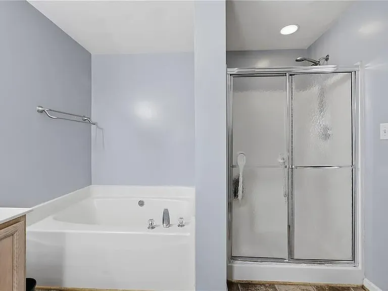Master Bath (Both Shower and Jet Tub)