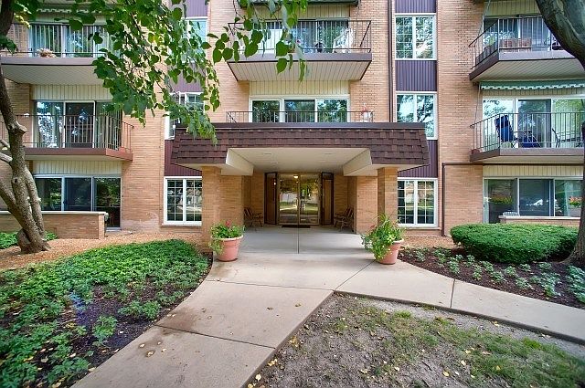 1st image of 445 N Park Blvd APT 2C