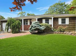 34 Walnut Ave, Farmingville, NY 11738