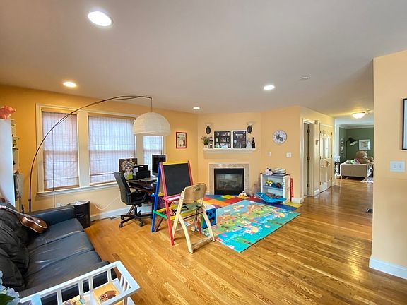 5th image of 143 Church St #1