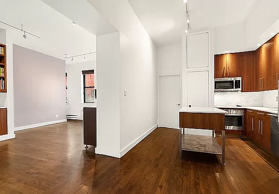 5th image of 23 Waverly Pl #6BC