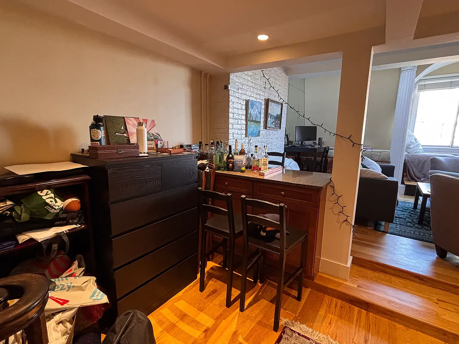 3 bed, 9999 sqft, $5,500 — Photo 2