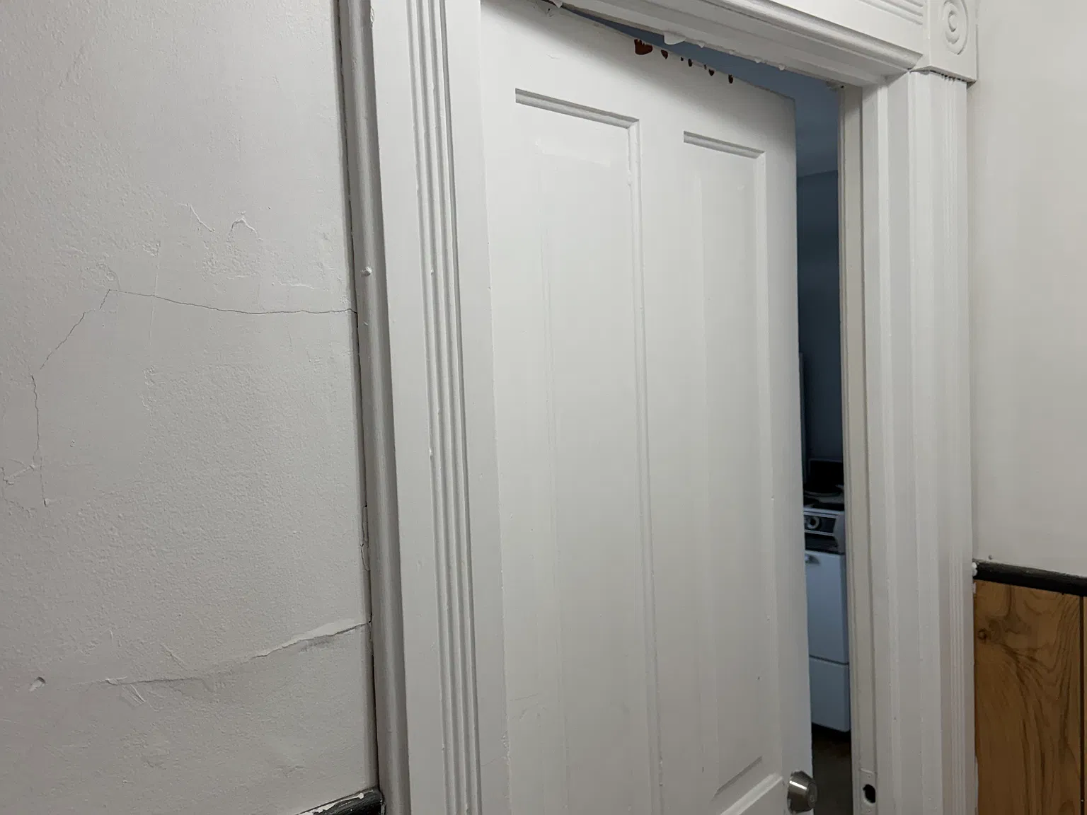 201 S Center St — Photo 3