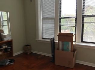 1032 W Taylor St #3F, Chicago, IL 60607