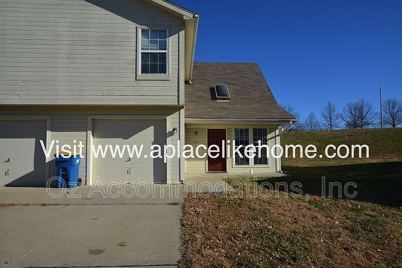 1st image of 834 Walker Ct