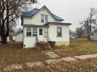 221 2nd Ave SE, Oelwein, IA