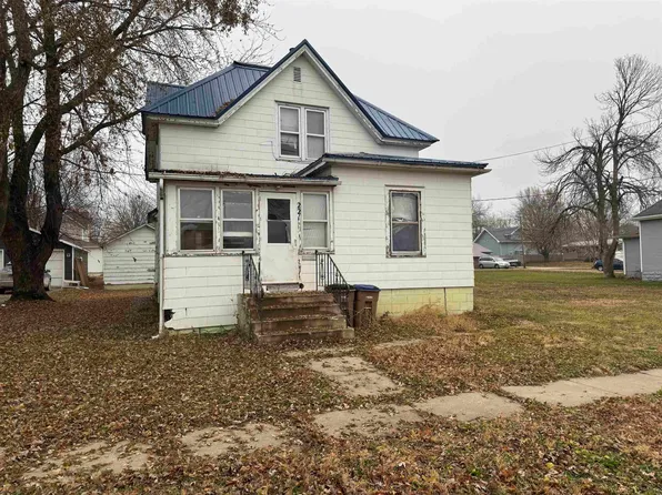 221 2nd Ave SE, Oelwein, IA 50662