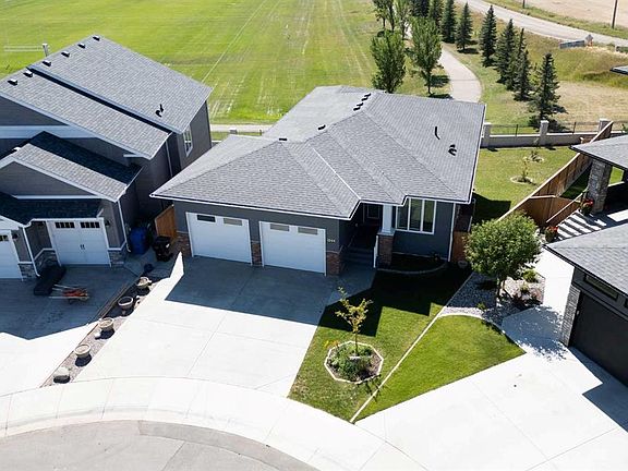 3rd image of 1044 N Caledonia Pl W