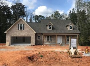 2977 Bridgepoint Dr, Sophia, NC 27350