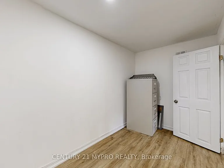 56 Bailey Cres #BASEMENT — Photo 20