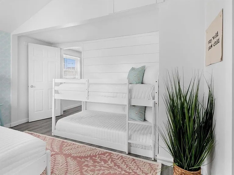30 Roosevelt Rd #1 — Photo 23