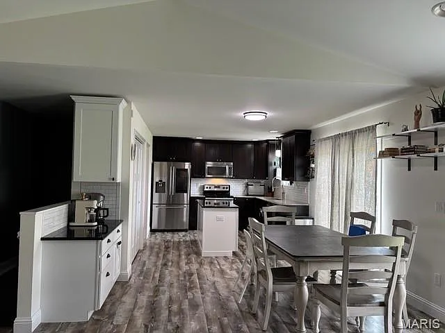 2617 Lauren Lake Dr — Photo 3