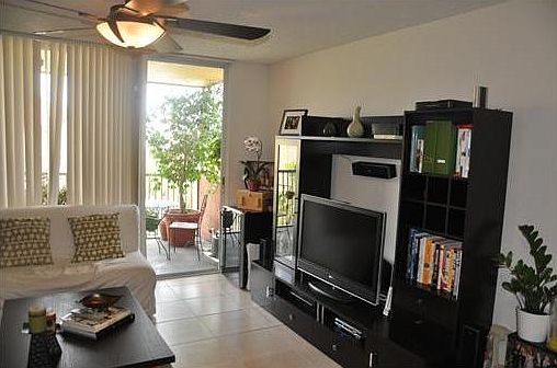 3rd image of 8205 Lake Dr #504