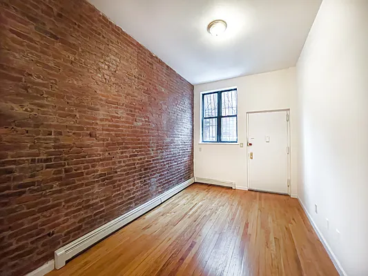 Rented by City Connections Realty | media 17