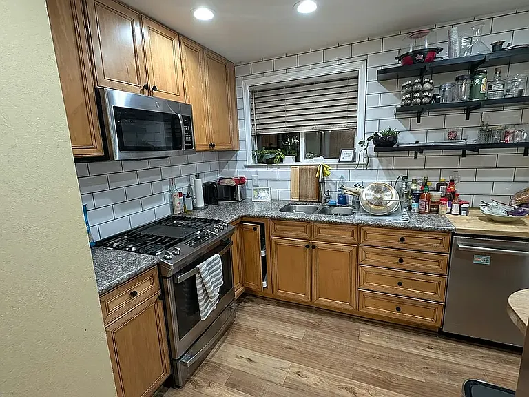 311 Horizon Way — Photo 3