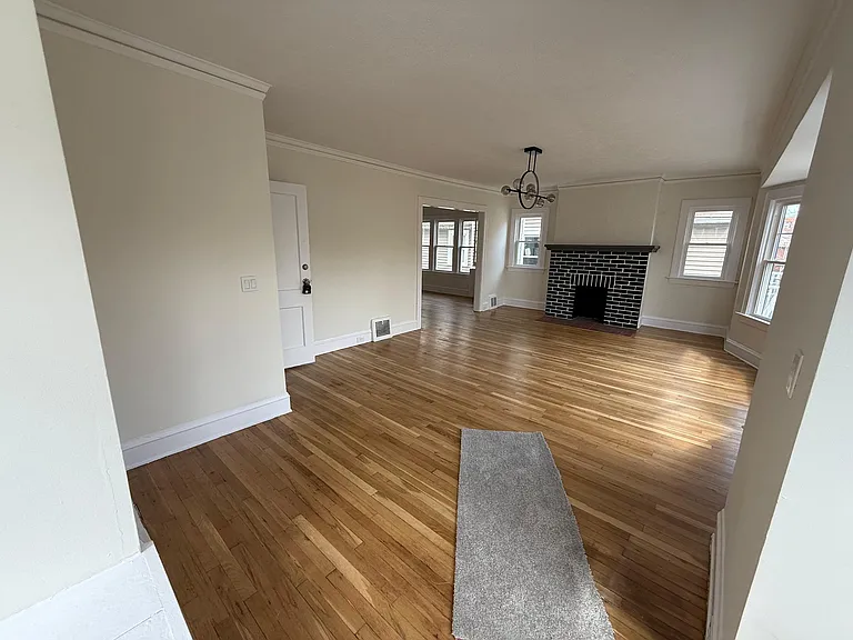 1278 W 102nd St #1 — Photo 17
