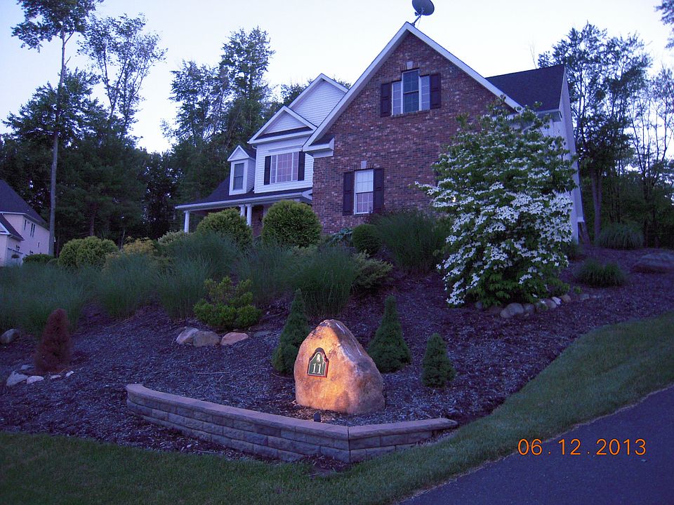 1st image of 11 Pondview Ln