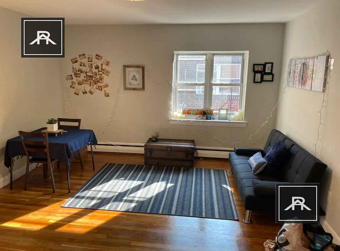 2 bed, 1.0 bath, $3,100 — Photo 2