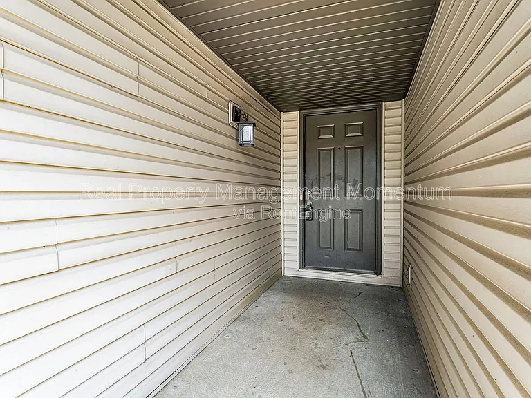 3251 W Scott St — Photo 28