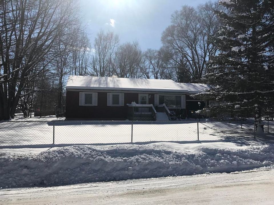 1st image of 160 Barry St SE