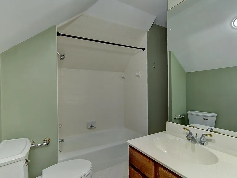 full bath upstairs