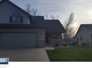 118 E North Water St, New London, WI 54961