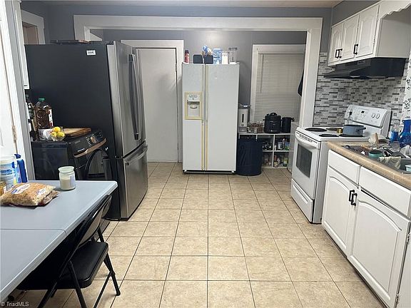 4th image of 1727 Thurmond St