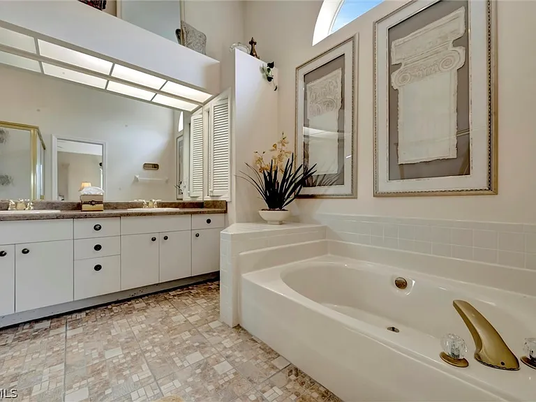 9341 White Hickory Ln — Photo 10