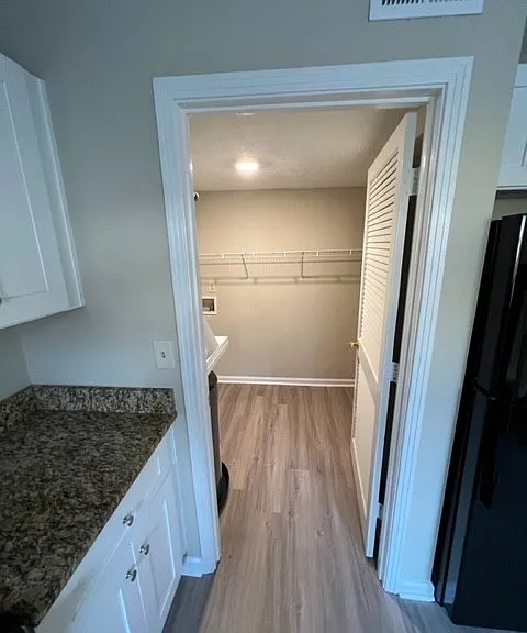 622 Castlegate Dr — Photo 4