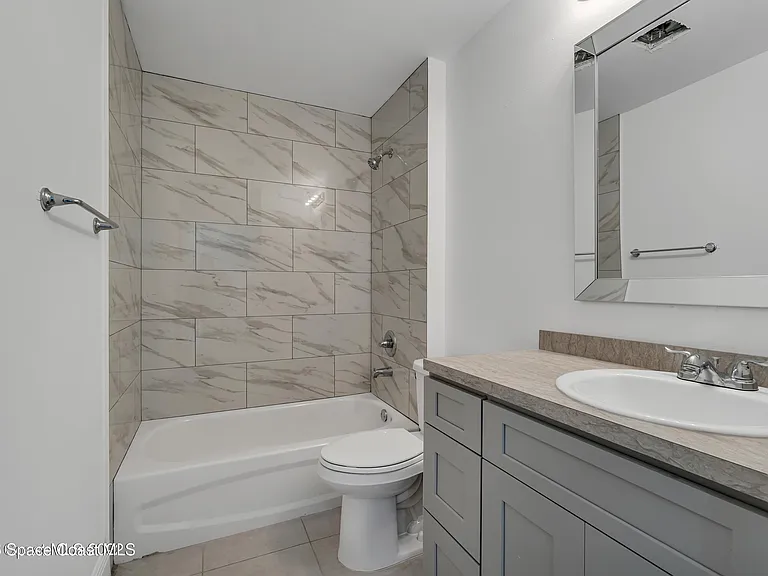 2310 Madrid Ave SE — Photo 17
