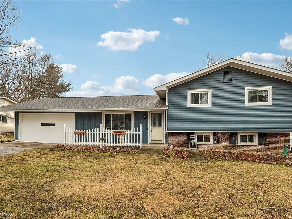 1st image of 140 Parkhall Dr
