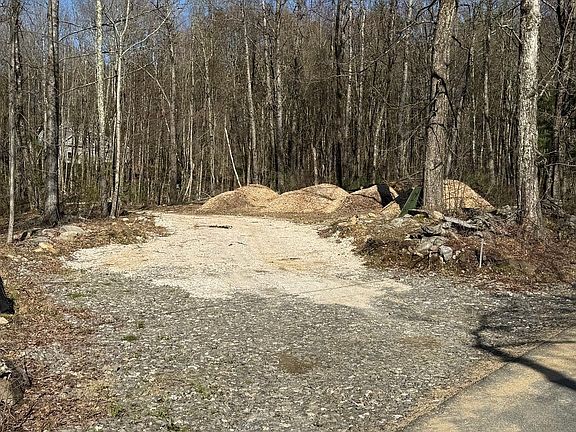2nd image of 1011 Thresher Rd