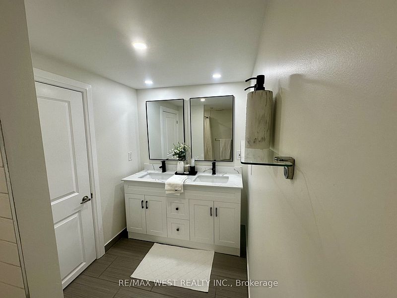 Toronto House for rent - 2 Bedrooms — photo 12