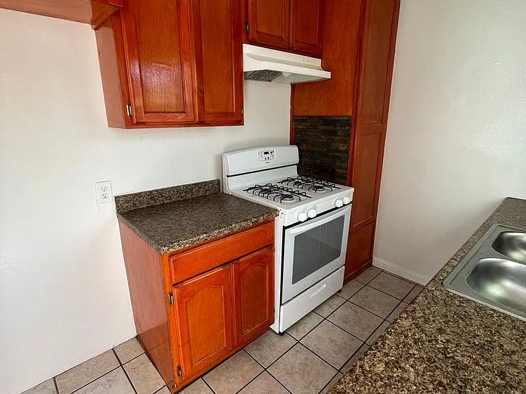 1444 Chestnut Ave — Photo 7