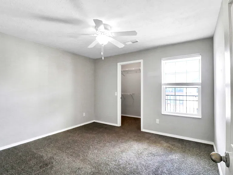 Golden Pond Apartments — Photo 12