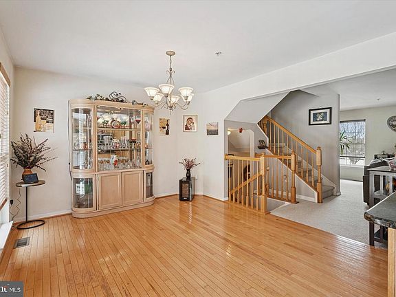 5th image of 5 Creekside Dr