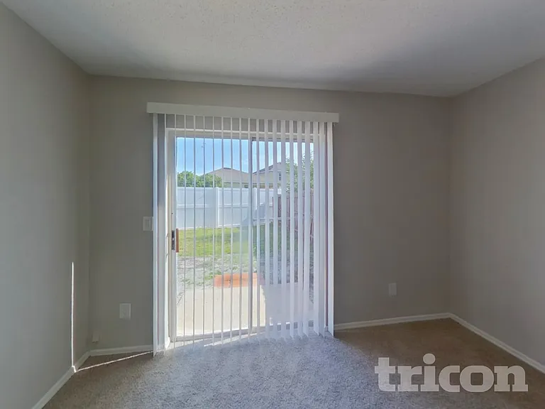 3257 Brewster Dr — Photo 8