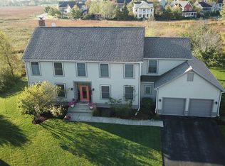 1443 Sunflower Ct, Grayslake, IL 60030