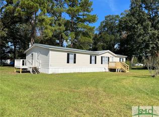 409 Hummingbird Ln, Springfield, GA 31329