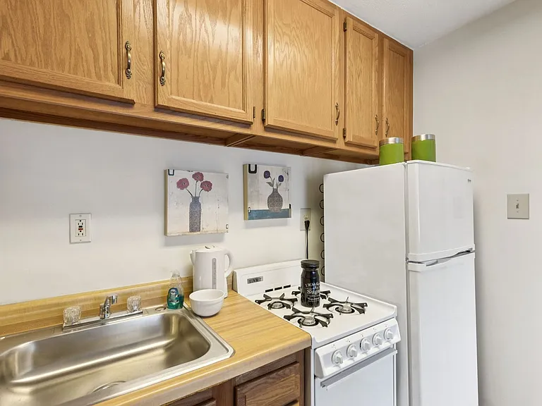Apartments@1220 — Photo 32
