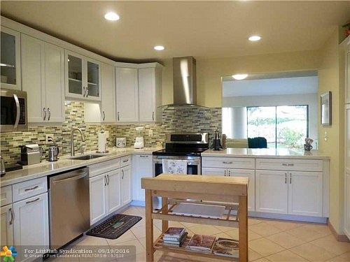 4th image of 2019 Wildwood Ln N #2019