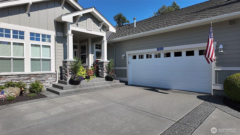 3rd image of 1312 Eagle Ridge Drive Unit 3