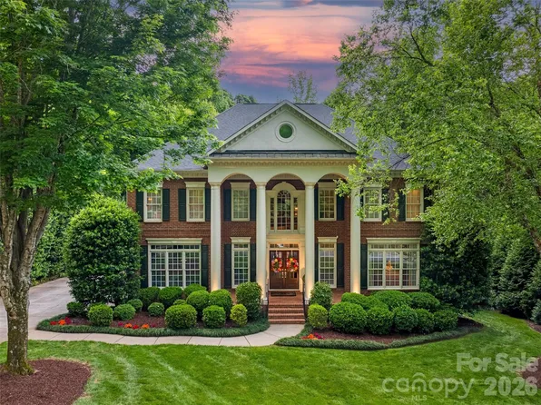 602 Hampshire Hill Rd, Matthews, NC 28105
